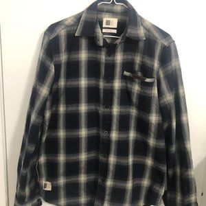 LIRA Long Sleeve Navy Flannel (Men Medium)